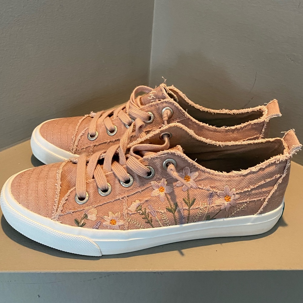 Blowfish Malibu floral Canvas Sneakers - Picture 7 of 8